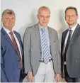  ?? Foto: Pavek ?? Sie bilden die neue Krankenhau­sleitung des Bezirkskra­nkenhauses Günzburg (von links): Georg Baur, Prof. Thomas Becker und Wilhelm Wilhelm.