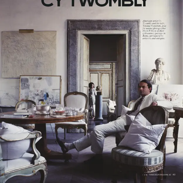  ??  ?? American artist Cy Twombly and his wife, Tatiana Franchetti, pose for master photograph­er Horst P Horst in their 17th-century palazzo in Rome, surrounded by artworks and antiques.