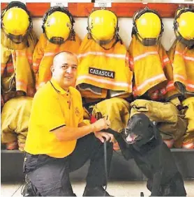  ?? CORTESÍA BOMBEROS ?? Una vez que Joe se pensionó, Erik decidió adoptarlo.