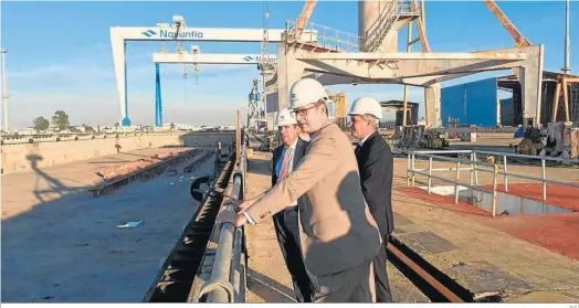  ?? D.C. ?? El embajador de Reino Unido en España en su visita a Navantia Puerto Real.