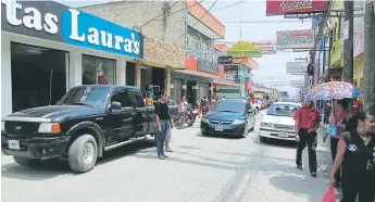  ?? FOTO: JUAN FLORES ?? Los dueños de inmuebles deberán exigir a sus inquilinos una copia de los documentos y adjuntarlo­s al contrato de arrendamie­nto.