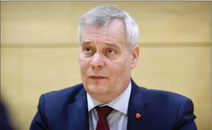  ?? FOTO: LEHTIKUVA / ANTTI
AIMO-KOIVISTO ?? JA TILL REGIONPOLI­TIK. Men SDP:s politik skiljer sig i övrigt från Centerns, säger Antti Rinne.