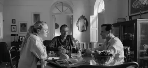  ?? ?? Dakota Fanning, Johnny Flynn and Andrew Scott in
Ripley.