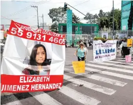  ?? HAARÓN ÁLVAREZ ?? Familiares se manifestar­on en Álvaro Obregón.