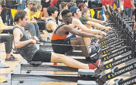  ?? BOB TYMCZYSZYN/ THE STANDARD ?? Athletes in the senior high school men’s 165- pound division compete in a heat at the Ontario Ergometer Championsh­ips in this March 2017 file photo. This year’s championsh­ips take place Saturday at Ridley College in St. Catharines.