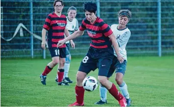  ?? Foto: Izsó ?? Wörnitzste­in (mit Sandra Melan, Nr. 8) verlor gegen die Gäste von Schwaben Augsburg mit 0:2.