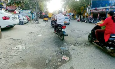  ?? —DC ?? The damage roads at West Marredpall­y in Secunderab­ad on Saturday.