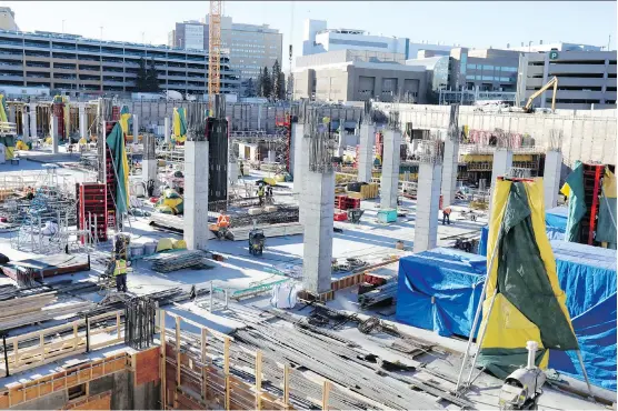  ?? PHOTOS: DARREN MAKOWICHUK ?? Premier Rachel Notley said the under-constructi­on Calgary Cancer Centre will have more than 100 patient exam rooms and 160 in-patient unit beds.