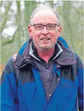  ??  ?? WOOD WORK: Ian Riches has been clearing Kinclaven Bluebell Wood of rhododendr­ons.