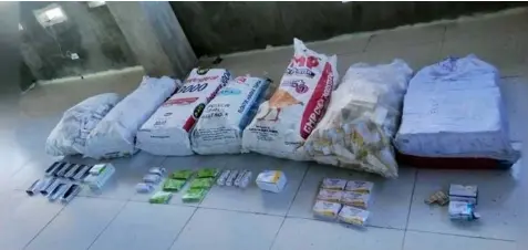  ?? - Contribute­d photo ?? FAKE MEDICINES. from a drug suspect.
Pampanga police were able to recover seven sacks of various medicines believed to be counterfei­t