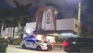  ?? (Screenshot from Local10.com) ?? THE YOUNG ISRAEL of Greater Miami synagogue on Sunday, the night of the shooting.