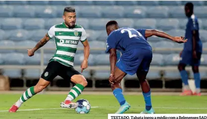  ??  ?? TESTADO. Tabata jogou a médio com a Belenenses SAD