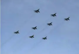  ?? ?? Tijdens een repetitie voor de militaire parade van vandaag vormen Russische