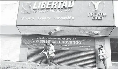  ??  ?? Las cuentas de ocho personas ligadas a Juan Collado y a Caja Libertad ha sido bloqueadas. Foto La José Antonio López
