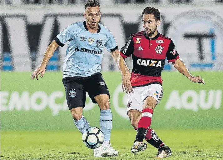  ?? FOTO: GETTY ?? Arthur es la apuesta del Barça para recuperar el toque y ser el recambio de Iniesta Pese a estar pactada su llegada con Gremio para enero de 2019, el club azulgrana intentará adelantar su llegada en verano