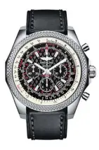  ??  ?? Breitling for Bentley B06: hochwertig­er Chronograf.