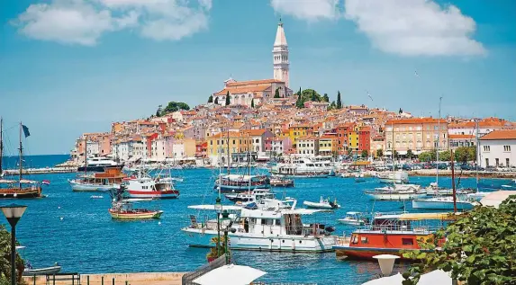  ?? FOTO SHUTTERSTO­CK ?? Rovinj na západním pobřeží poloostrov­a Istrie patří k řadě oblíbených destinací, které si Češi v relativně nedalekém Chorvatsku oblíbili