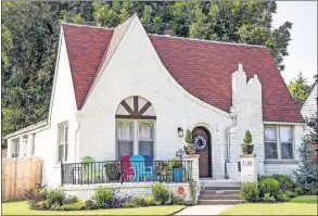  ?? [CHRIS LANDSBERGE­R PHOTOS / THE OKLAHOMAN] ?? Alyssa Baker's home at 3200 NW 22 will be on the Linwood Place Historic Home Tour.