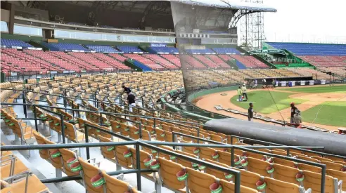  ?? JOHNNY ROTESTÁN ?? La Lidom espera que el Estadio Quisqueya esté listo para inicios de octubre venidero.