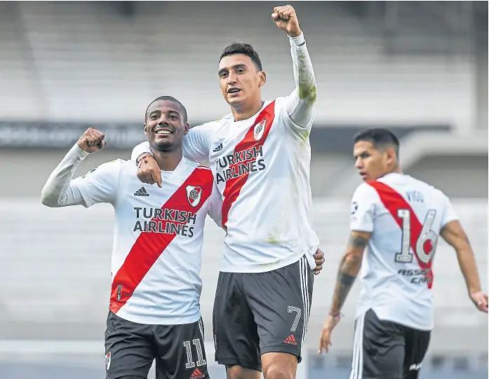  ?? Getty ?? Festejan De la Cruz y Suárez, que volvió y en 25 minutos fue el mejor de River en la goleada 4-1 a Aldosivi; después del 2-2 y 1-1 en 2021, el próximo superclási­co tendrá un ganador