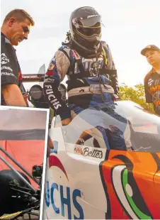  ??  ?? KellyK Bettes climbs into her 10,000hp dragster