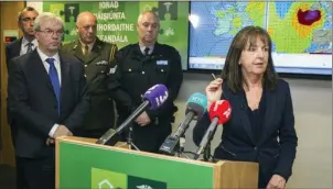  ??  ?? Meteorolog­ist Evelyn Cusack highlighti­ng the power of Hurricane Ophelia.