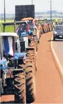  ?? (AP) ?? Tractorazo. Los cortes de ruta se dieron en casi todo Paraguay.