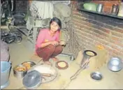  ?? PHOTOS: LEENA DHANKHAR ?? (Clockwise from left) Sarita, Pooja and Sujata have dropped out of school and have taken up household activities instead.