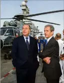  ??  ?? Jacques Chirac et Hubert Falco en juillet  à bord du porte-avions Charles-de-Gaulle.
