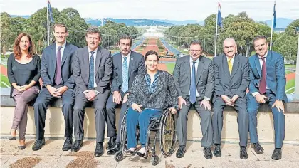  ?? TELAM ?? Para la foto. Gabriela Michetti, junto a la comitiva que participó de la gira por Australia.