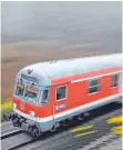  ?? FOTO: FELIX KÄSTLE/DPA ?? Es gibt Neuigkeite­n für den Zugverkehr in der Region.