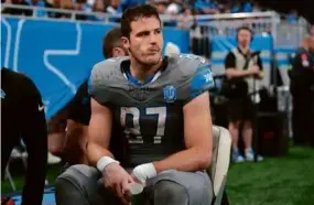  ?? NIC ANTAYA/GETTY IMAGES ?? Record-setting rookie tight end Sam LaPorta contribute­d a touchdown catch to the Lions’ win before exiting with an injury.