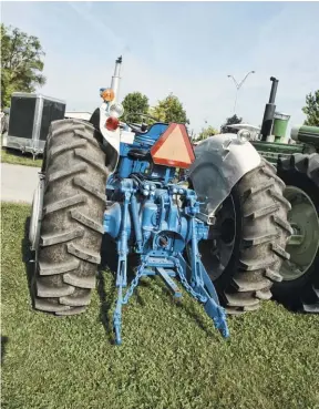  ??  ?? The working end shows off the 540 rpm PTO as well as the Load Monitor system (upper link is removed). The clamshell fenders are a quick way to spot an All-purpose 7000. Three sets of remotes have also been added to this tractor. Another semi-negative comment heard about the 7000 claimed it had a slow hydraulic system but we suppose that is a relative statement depending on how the tractor was used.