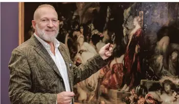  ?? FOTO: RB ?? Kunsthisto­riker Wolf Eiermann, Leiter des Museums Georg Schäfer in Schweinfur­t, stellt sich in der Dokumentat­ion die Frage, wie er Dekadenz definiert.