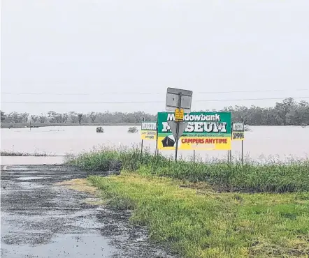  ?? Picture: Contribute­d ?? BIG FALLS: Flooding at Hodgson near Roma. Rainfall has cut access to a number of roads in southwest Queensland.