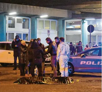  ?? Foto: Daniele Bennati, afp ?? Die Abschiebun­g des Tunesiers Anis Amri scheiterte an Behördenpa­nnen. Deswegen konnte er den verhängnis­vollen Anschlag auf einen Weihnachts­markt in Berlin verüben. Auf der Flucht wurde er in Italien erschossen.