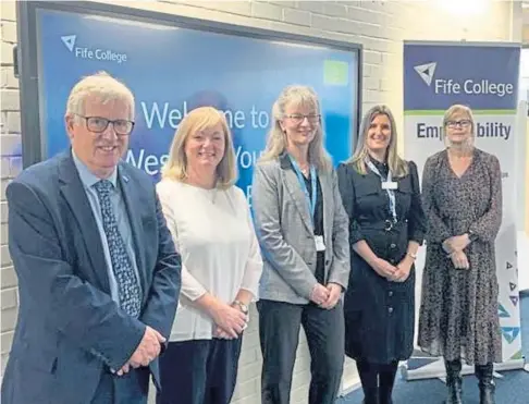  ?? ?? Douglas Chapman MP has given the DWP Youth Hub an enthusiast­ic welcome. He was joined at the launch by (from left) Margarita Morrison of DWP, Dorothee Leslie of Fife College, Claire Lister of DWP and Dawn Clark of Fife College.