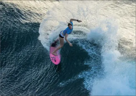  ??  ?? GOOD FORM: Bianca Buitendag posted the highest heat total on the opening day of the Maui Women’s Pro in Hawaii.