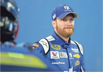  ?? PETER CASEY, USA TODAY SPORTS ?? Dale Earnhardt Jr., above, says fans want him to wreck Carl Edwards. “I’m not going to do that.”