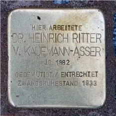  ?? (Colour by RJM) ?? ■ The Stolperste­ine projects across Germany and other lands formerly occupied by the Nazis has placed inscribed plaques into streets and pavements outside the homes or workplaces of victims of the Nazi regime or of those who had been persecuted. This plaque in Berlin commemorat­es Hans-jürgen von Cramon-taubadel’s father-in-law.
■ Right: Reichsmars­chall Hermann Göring was greatly displeased to learn of Hans-jürgen von Cramon-taubadel’s marriage to a partjewish woman.