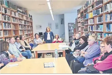  ?? D.A. ?? Encuentro de lectores en la Biblioteca Municipal.