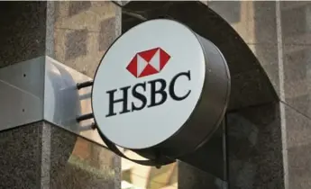  ?? DAVID COOPER/TORONTO STAR FILE PHOTO ?? HSBC Canada is revamping its operations, updating technology and rolling out new offerings for customers.