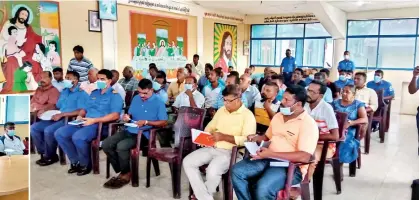  ?? ?? The Navy together with priests and civil society activists held meetings in Mannar to urge the people not to flee the country