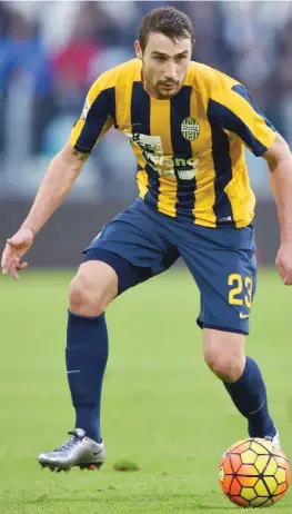  ?? GETTY ?? Artur Ionita, 25 anni, 14 presenze e un gol in questo campionato con la maglia del Verona