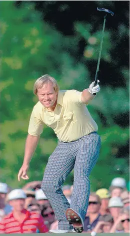  ?? PHIL SANDLIN/ASSOCIATED PRESS FILE ?? Jack Nicklaus putts for a birdie at the 1986 Masters, where, as a 46-year-old, he thrilled fans by capturing his 18th pro major title and sixth championsh­ip at Augusta National.