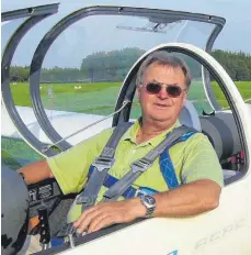  ?? FOTO: PRIVAT ?? Paul Bernhard blickt auf 50 Jahre Vereinstät­igkeit bei der Flugsportg­ruppe Wangen-Kißlegg zurück.