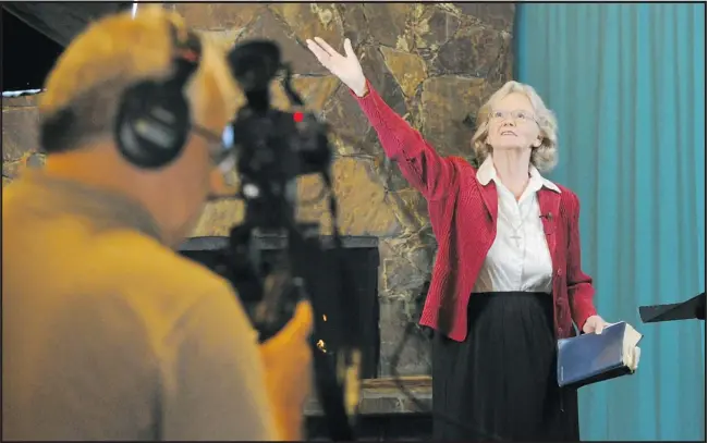  ?? ARLEN REDEKOP/PNG ?? Reverend Audrey Mabley conducts a taping of her show at the Kingsway Activity Centre in Burnaby.