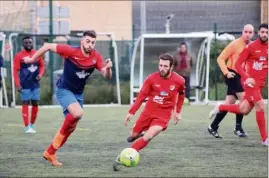  ?? (Photo S. B.) ?? Le Seynois Béchine a débloqué la situation dès l’entame du match sur un coup franc.