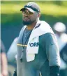  ?? KEITH SRAKOCIC/AP ?? Pittsburgh Steelers head coach Mike Tomlin, a William & Mary grad, watches his team practice on May 31.