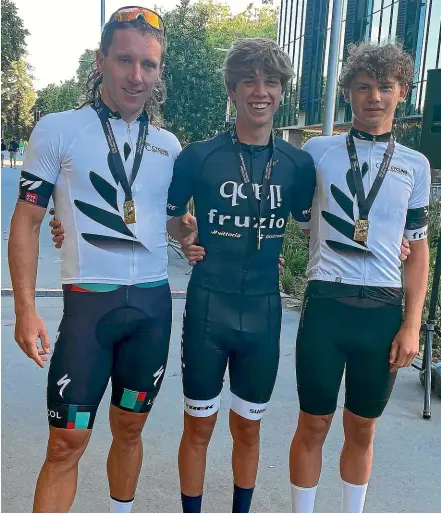  ?? ?? Shane Archbold, left, Noah Hollamby and Jaxson Whyte with their medals from the 2022 national criterium championsh­ips in Christchur­ch.